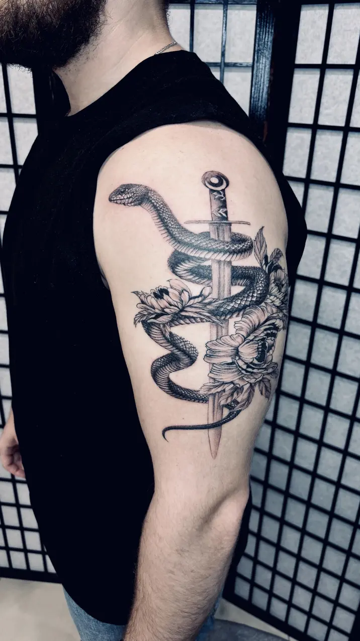 Originální tetování od Šimona Holomka – ukázka motivu IMG_7201 | Tattoo Gallery Brno a Neon Spot Hodonín | Precizní práce, kreativní návrhy, profesionální tetování.